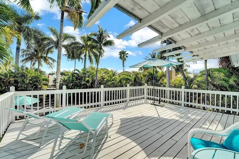 Upstairs Deck