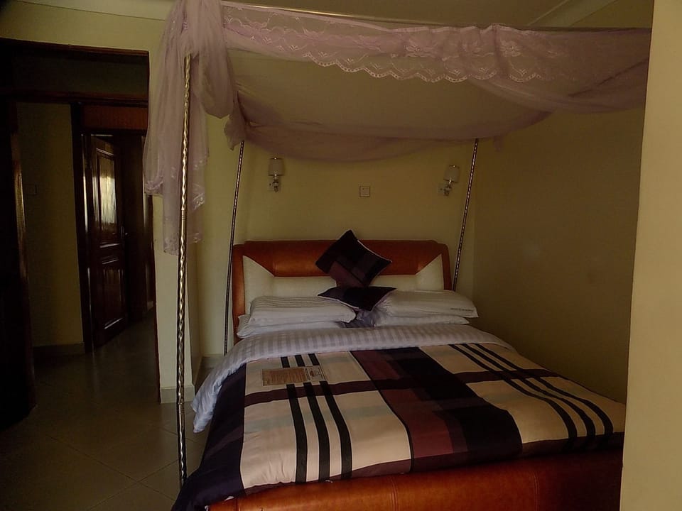 In-room safe, individually decorated, individually furnished, desk