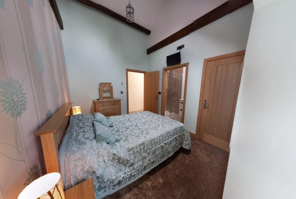 Deluxe Double Room, Ensuite | Individually decorated, soundproofing, free WiFi, bed sheets
