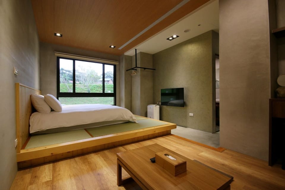 Elite Double Room, 1 Queen Bed, Non Smoking | Down comforters, free WiFi, bed sheets