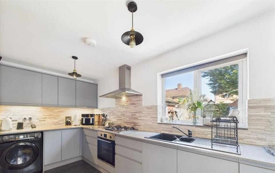 Apartment, 3 Bedrooms | Private kitchen | Fridge, microwave, electric kettle, cookware/dishes/utensils