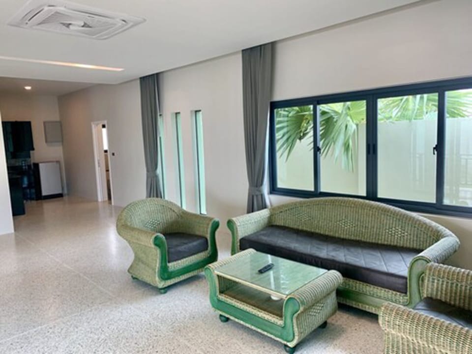 Beach Pool Residence Villa | Living area | 42-inch LED TV with satellite channels, TV