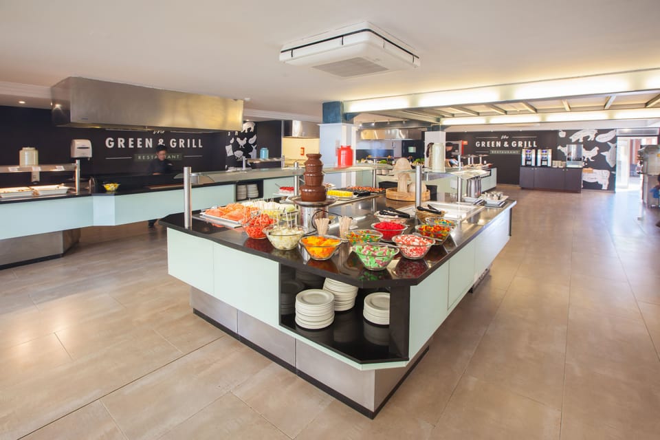 Daily buffet breakfast for a fee