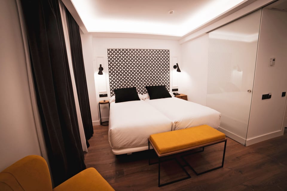 Suite | Egyptian cotton sheets, premium bedding, down comforters