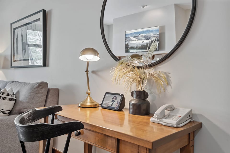 Luxury Condo, Mountainside | Living area