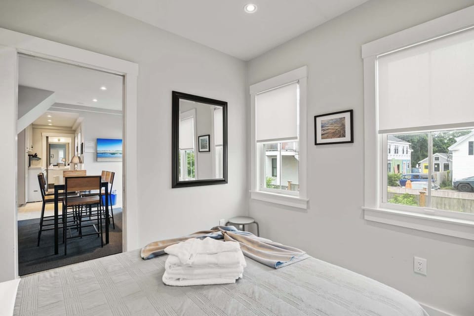 Full Bedroom