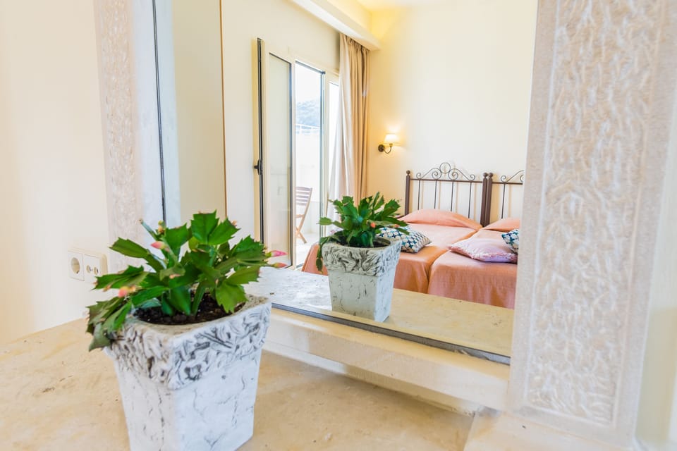 Superior Studio | Desk, iron/ironing board, free cribs/infant beds, bed sheets