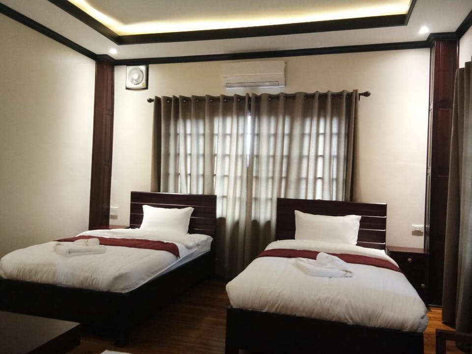 Deluxe Twin Room | Blackout drapes, soundproofing, free WiFi, bed sheets