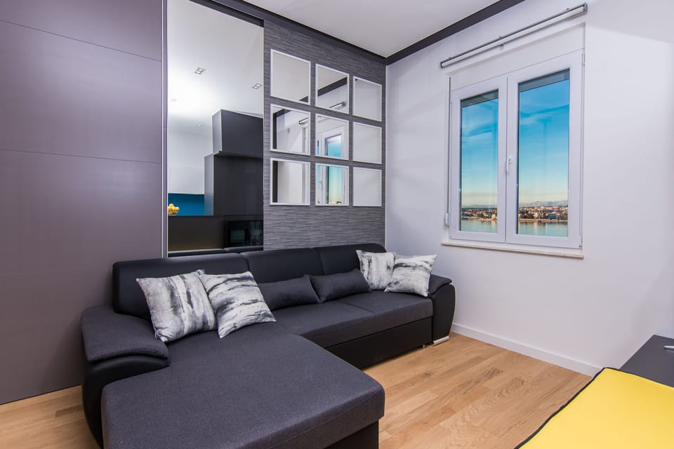Superior Apartment | Living room | 42-inch flat-screen TV with cable channels, TV