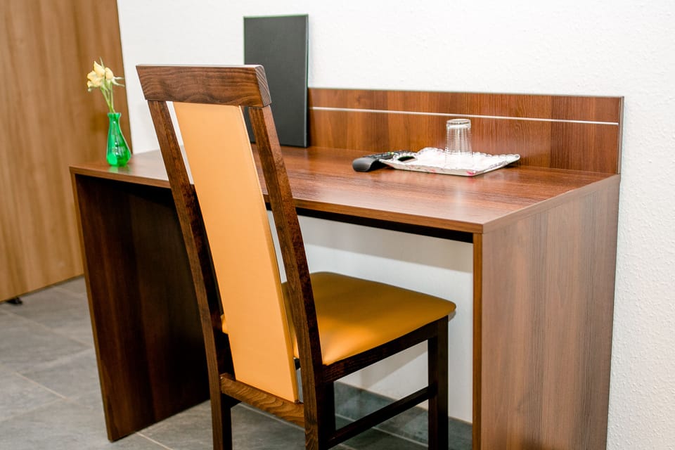 Basic Single Room | Room amenity