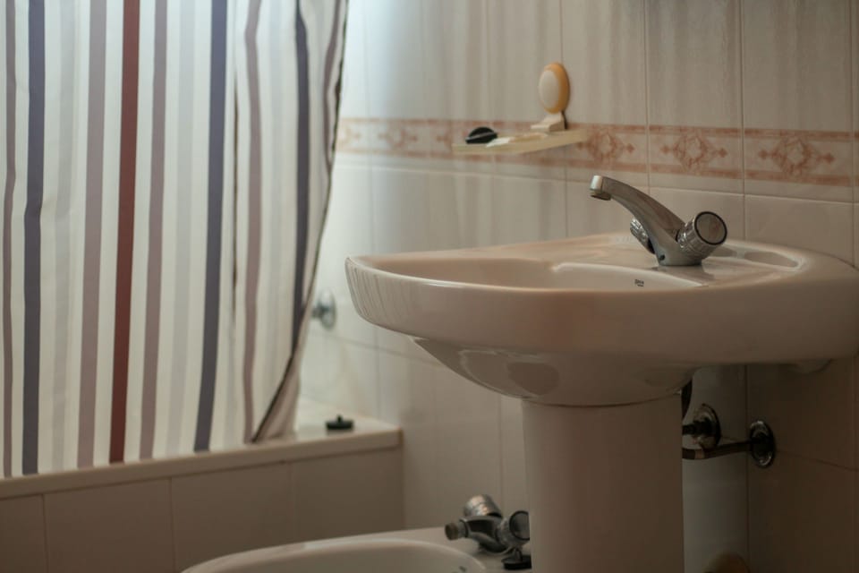 Basic Double or Twin Room, Sea View | Bathroom | Free toiletries, hair dryer, bidet, towels