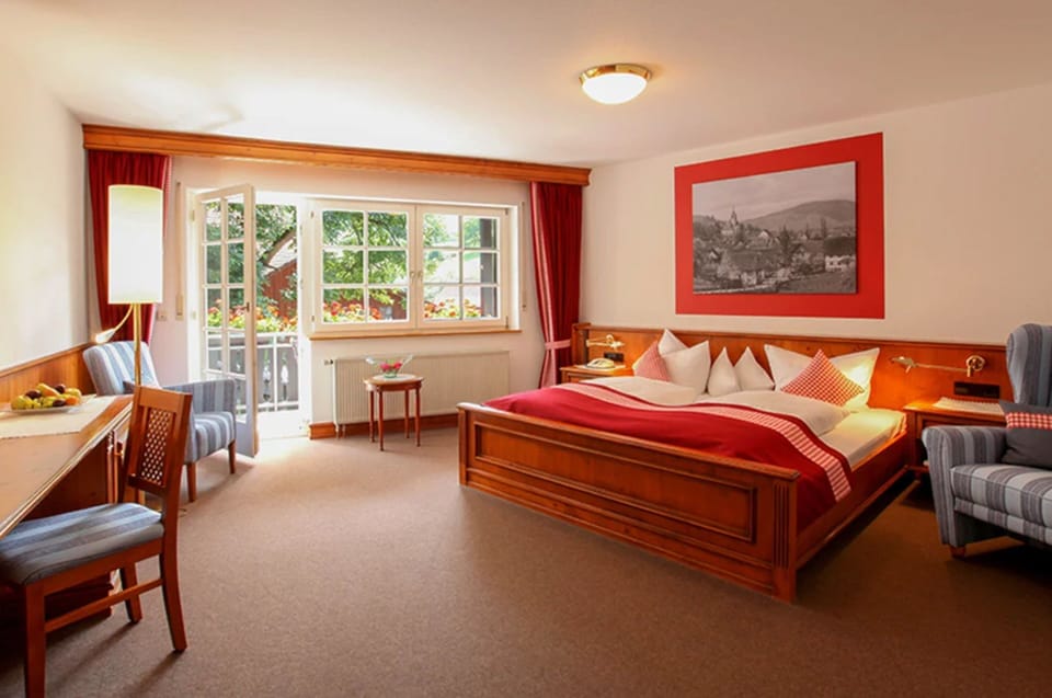 1 bedroom, minibar, desk, free WiFi