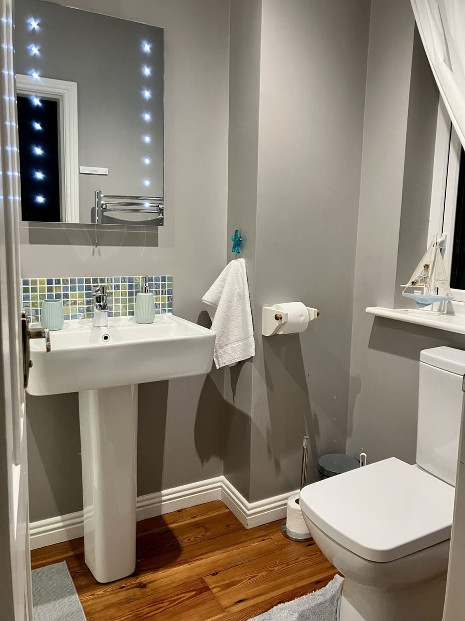 Large shower ensuite of downstairs bedroom