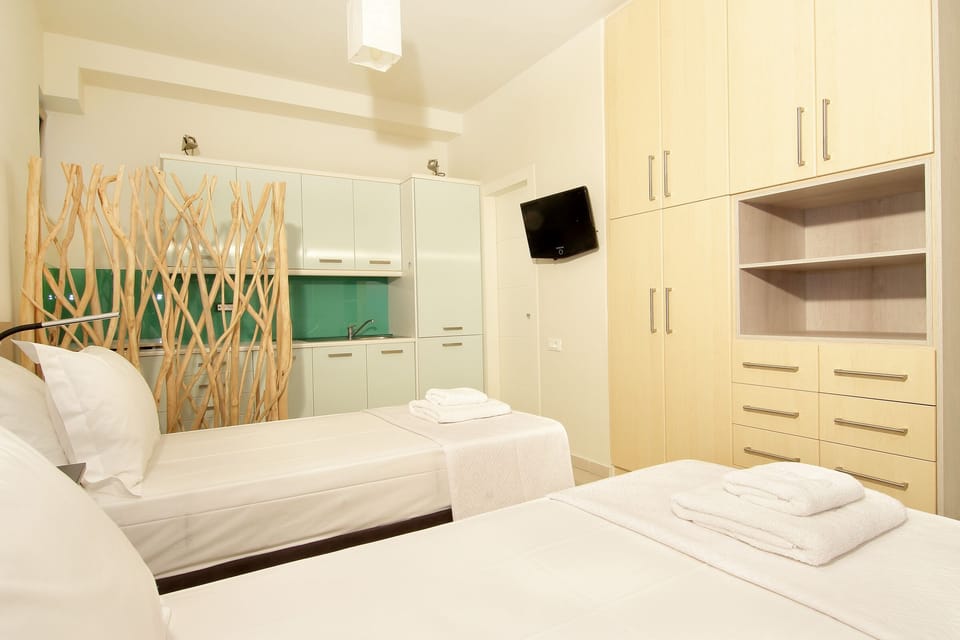 Twin Bedroom, 90 cm x 200 cm