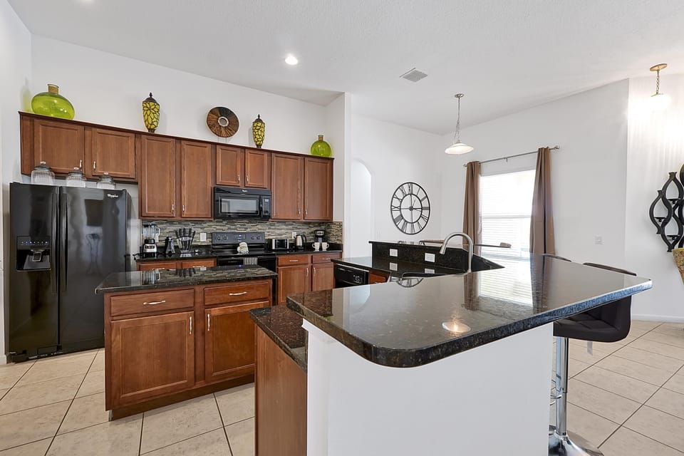 07KitchenArea051023