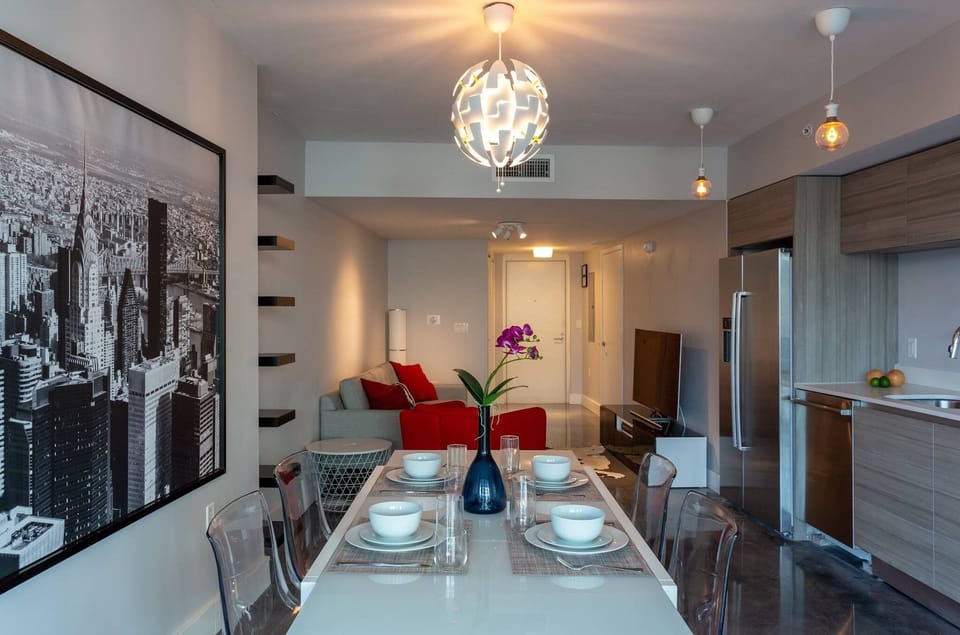 Large dining room with ample seating for 6