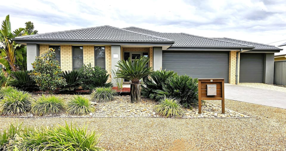 Ample space in the driveway for 3 cars, double car garage & on street parking.