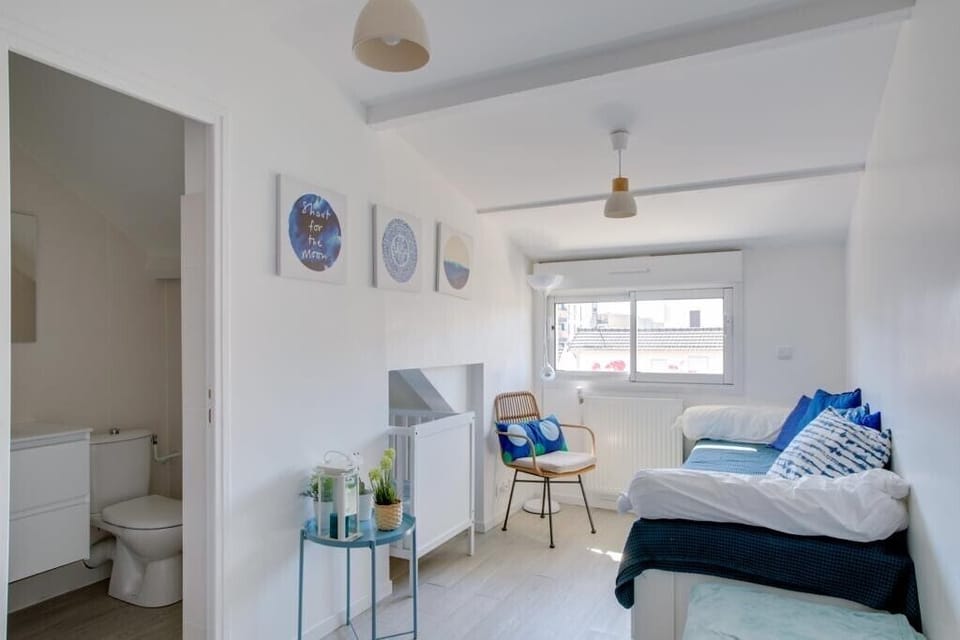 Deluxe Apartment, Non Smoking, Garden View (8 people) | Egyptian cotton sheets, premium bedding, individually decorated