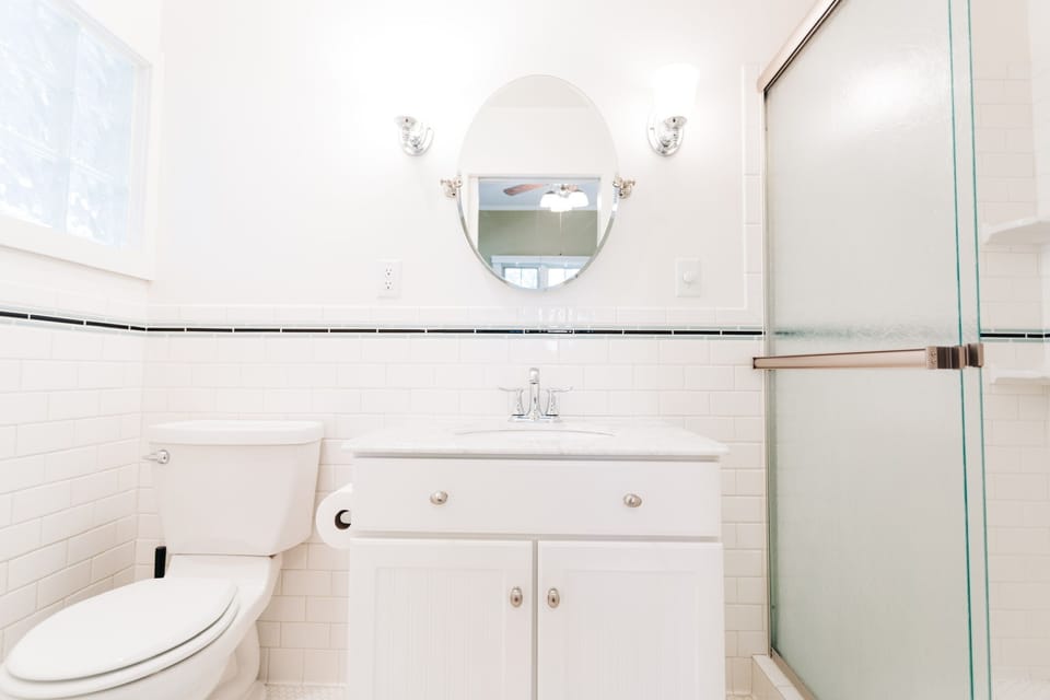 Full bathroom of bedroom downstairs. 