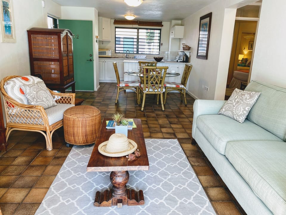 Open plan living - relaxing and breezy