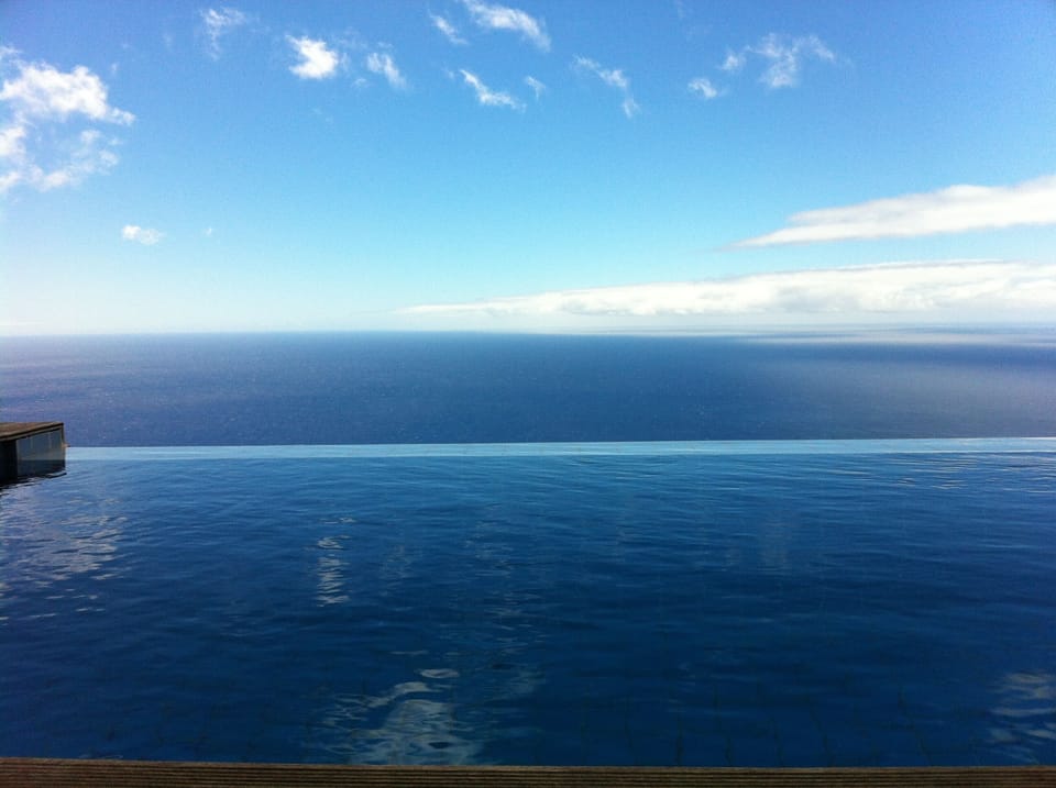 Infinity  pool