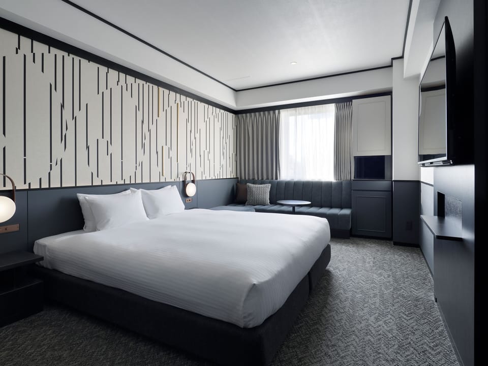 Superior , 1 bed King, Non Smoking | In-room safe, free WiFi, bed sheets