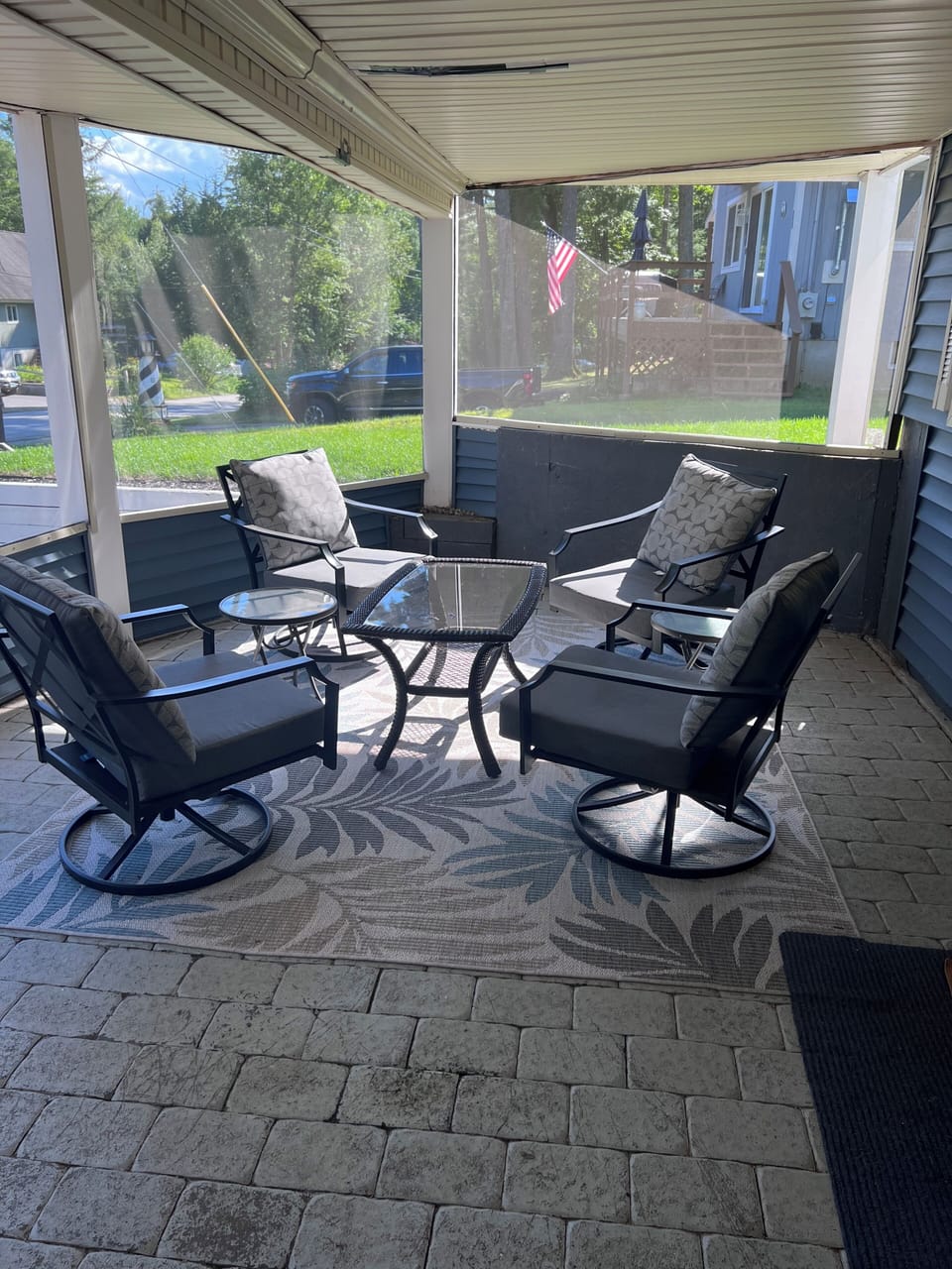 Screened in patio lounge 