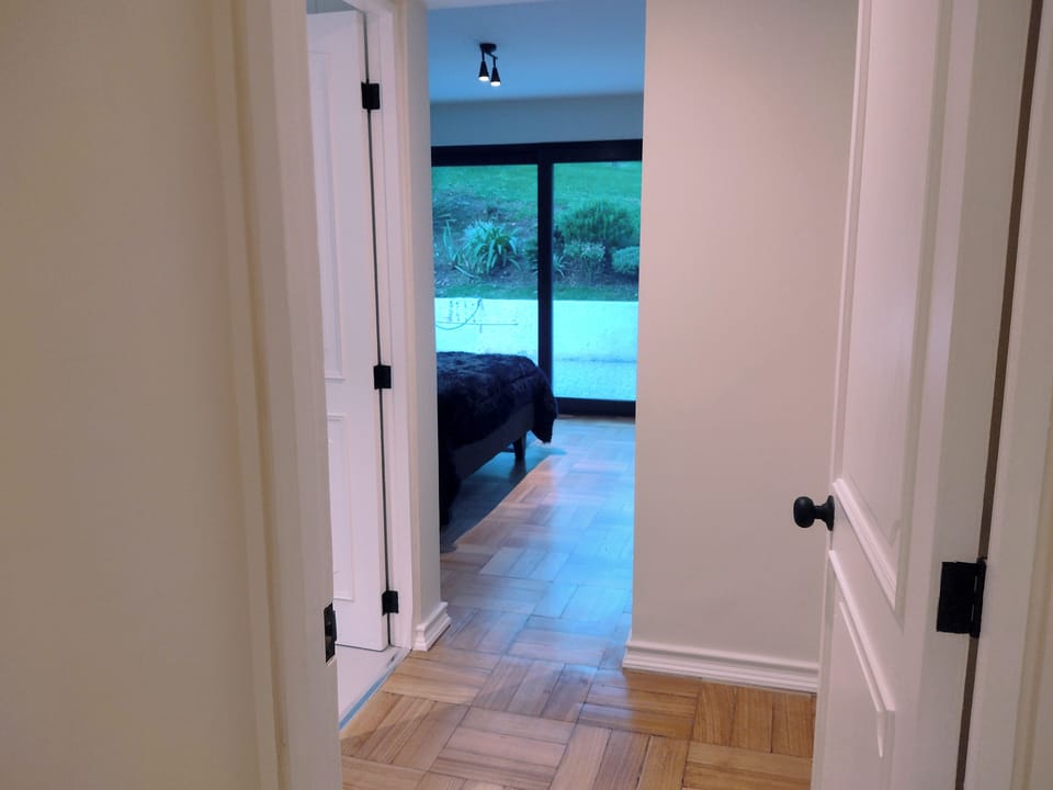 Habitación de matrimonio con calefacción, smart TV y baño en suite
