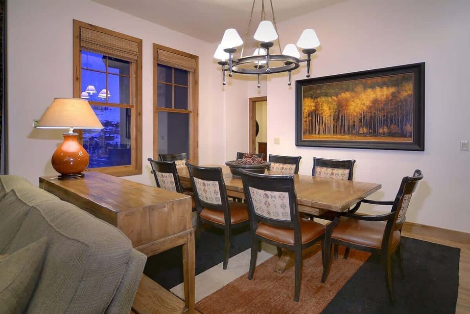 Room for 8 Around the Dining Table. 