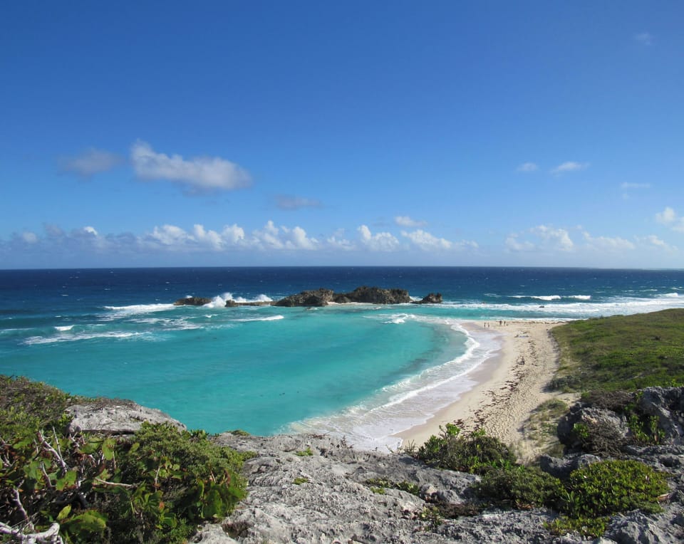 Dragon Cay, Mudjin Harbour, 5 minute walk from the villa