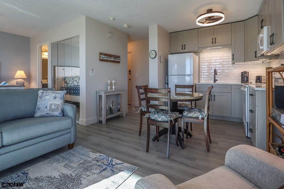 Air Conditioned 1 Bedroom/ 1 Bath Vacation Condo on the Beach...Estero Beach And Tennis Club
