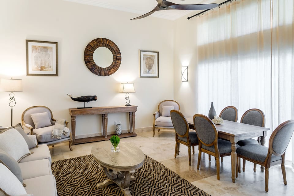 Living/Dining Area