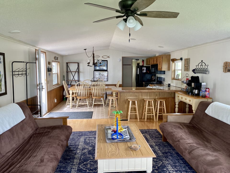 Seating for 10 to eat inside. Open floor concept!