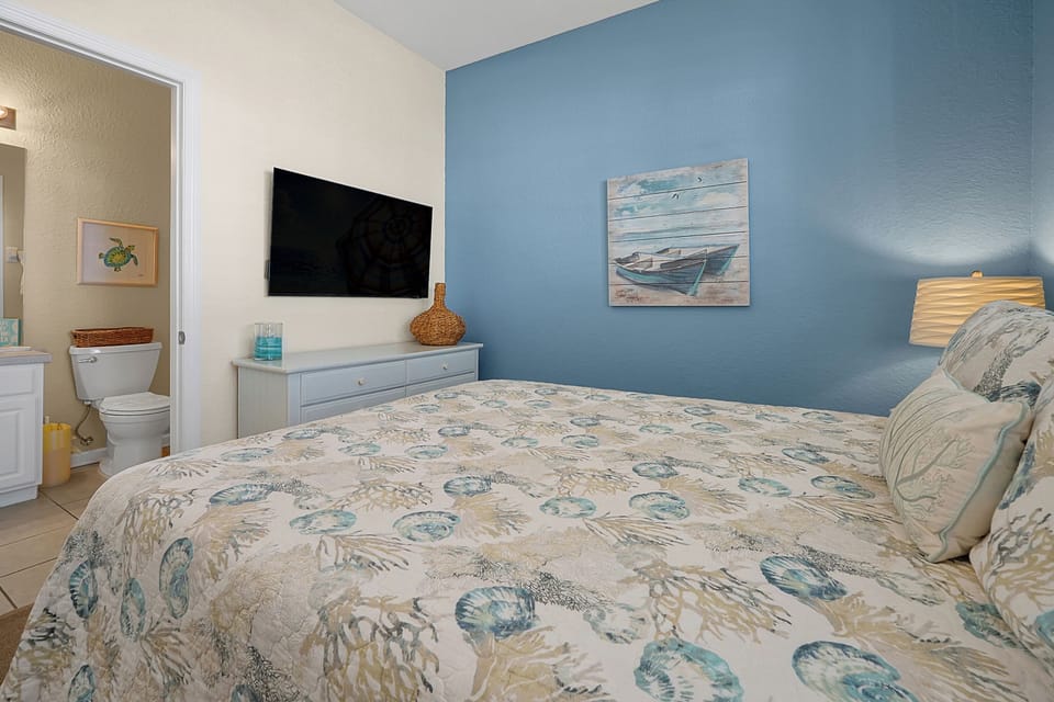Enjoy the luxury high-end 14" queen mattress and deluxe Samsung 50" smart TV!