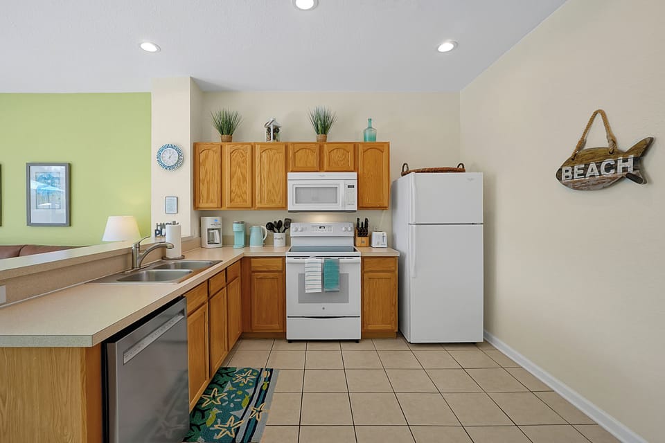 A fully equipped kitchen makes it easy to prepare wonderful meals!