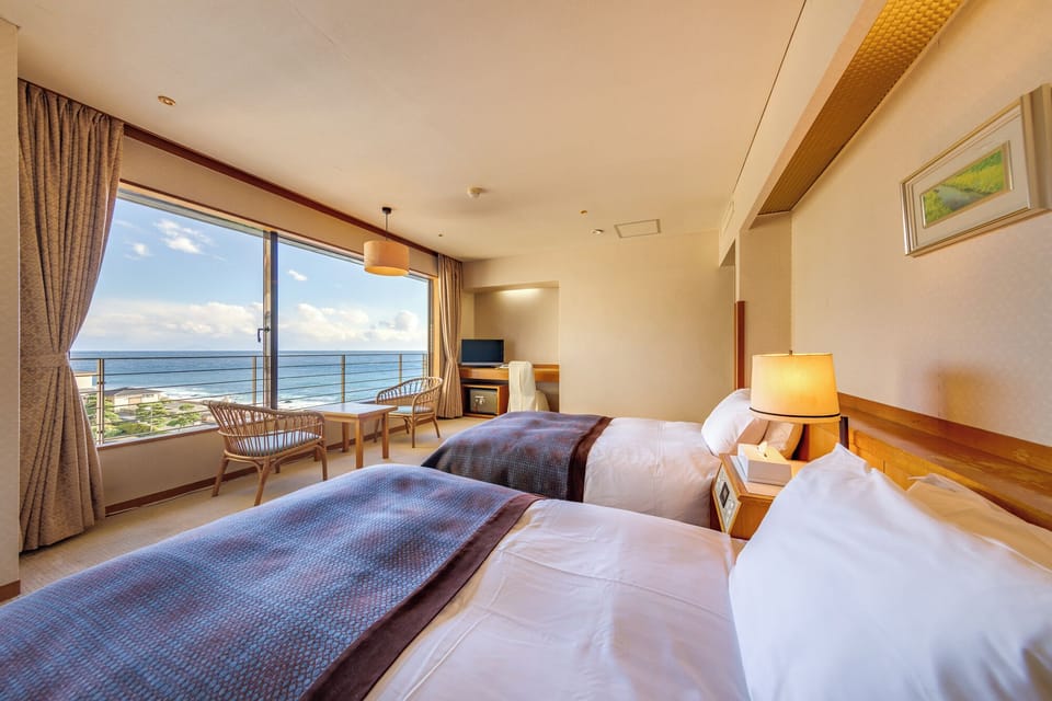 Twin Bedroom | Premium bedding, minibar, in-room safe, free WiFi