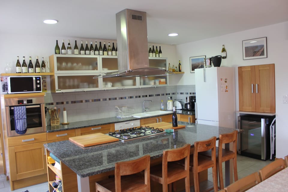 Bosch and Miele appliances and that wine fridge!