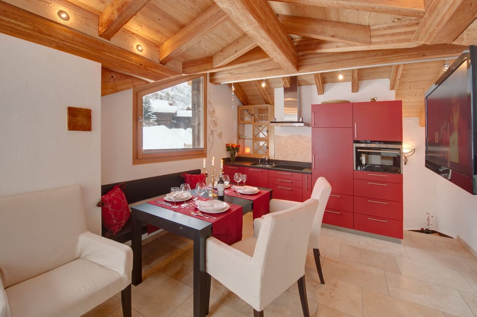 Chalet, several beds, non-smoking, mountain view plus CHF 200 on top of the rate | Private kitchen | Full-size fridge, oven, stovetop, dishwasher