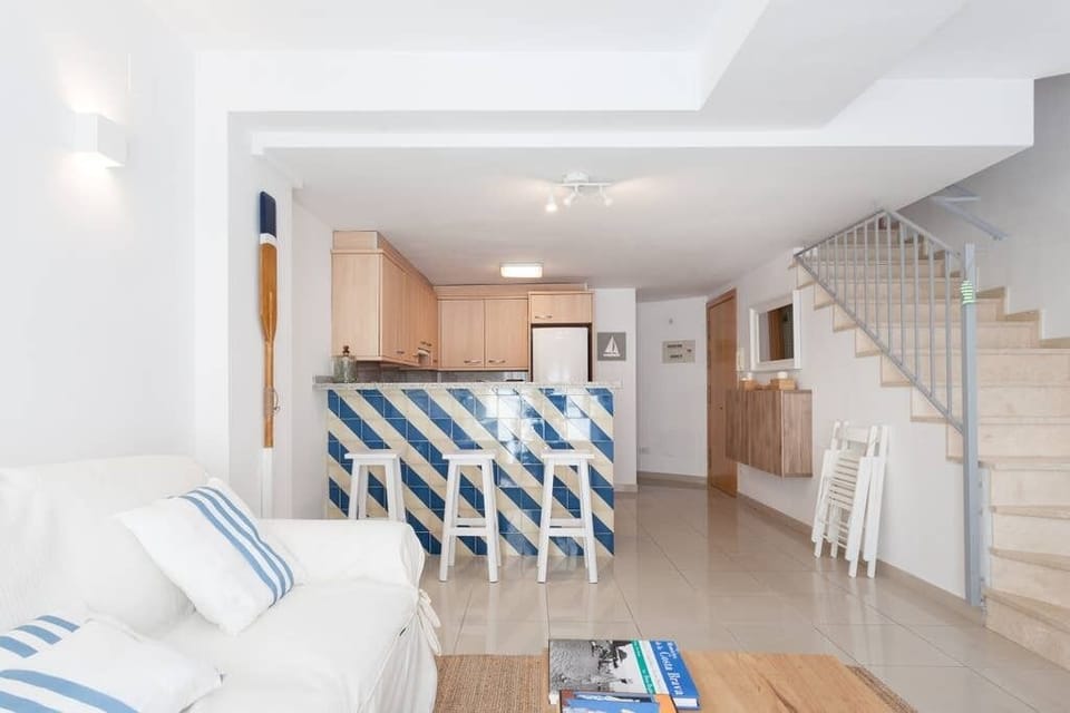Marina Boutique Duplex - Living room (4)