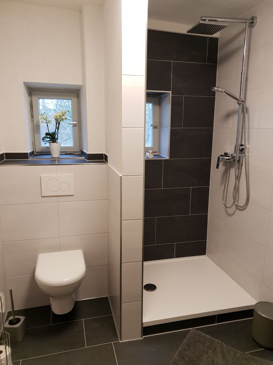 Apartment, 2 Queen Beds, Non Smoking | Bathroom | Shower, rainfall showerhead, hair dryer, towels