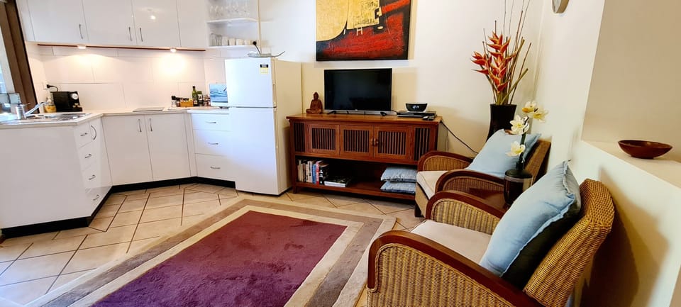 The spacious kitchette for your cooking needs, adjoins the lounge room.