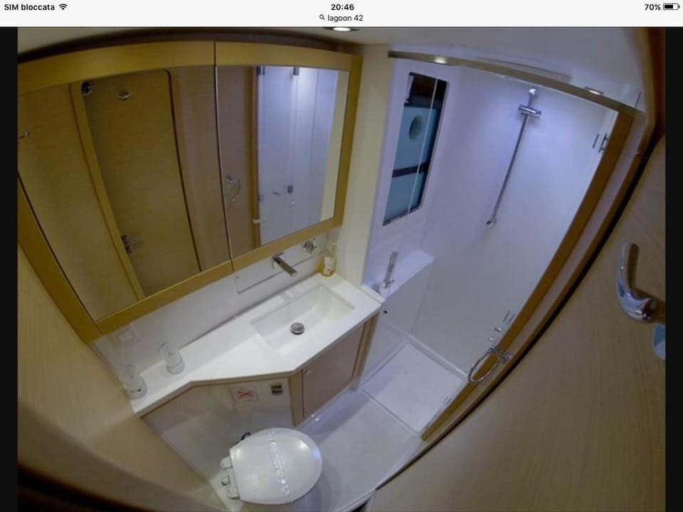 Superior Room | Bathroom | Shower, hair dryer, towels