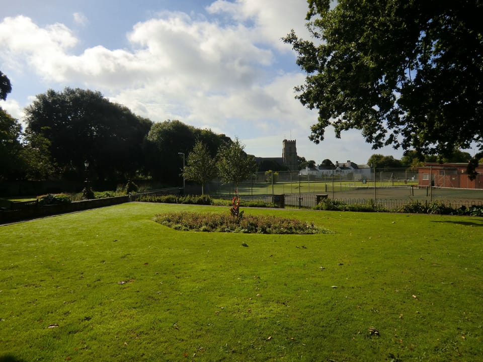 Pretty gardens next to Heydons Lane