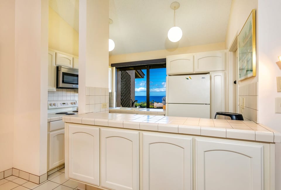 Full size kitchen
