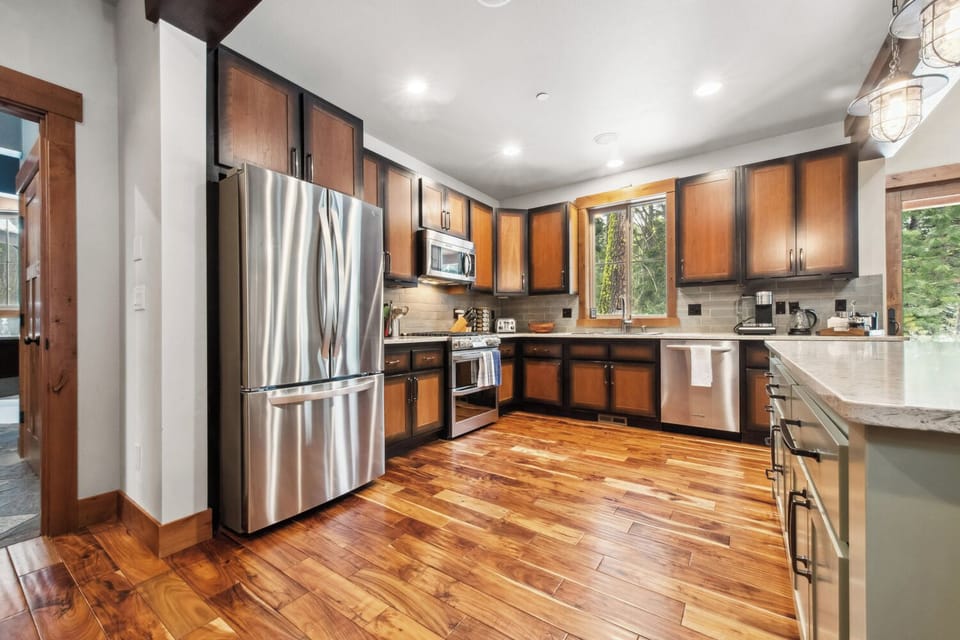 Spacious, fully stocked kitchen!