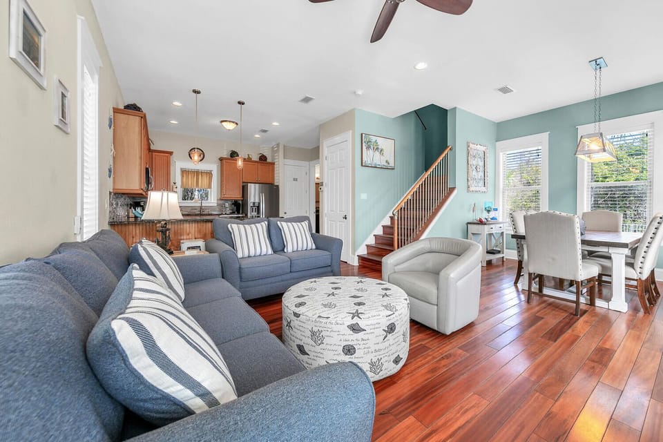 Living room to kitchen view