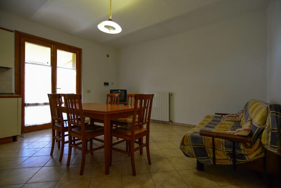 Apartment (4) | Living area | TV