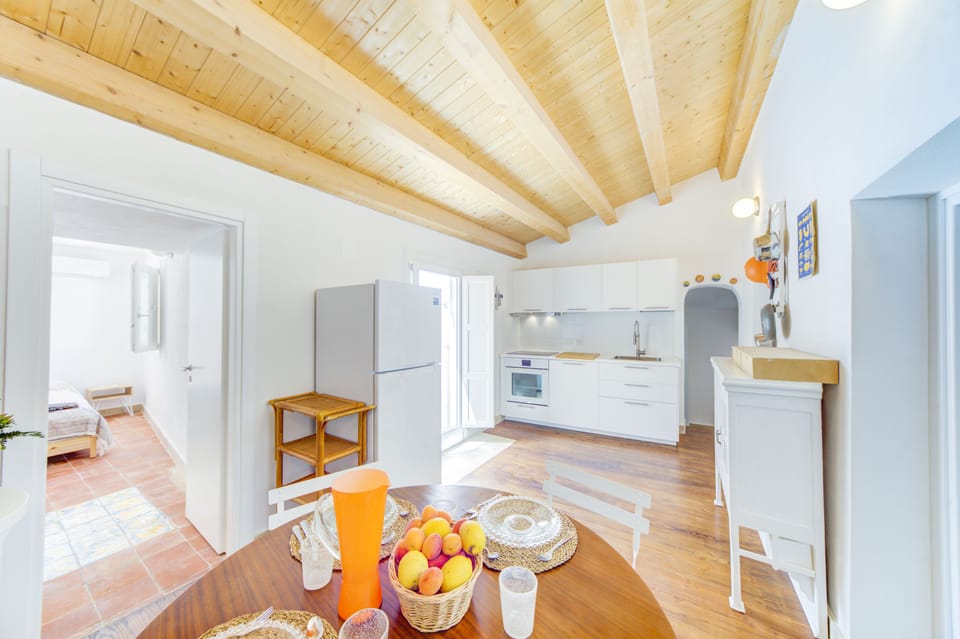 Apartment, 2 Bedrooms | In-room dining