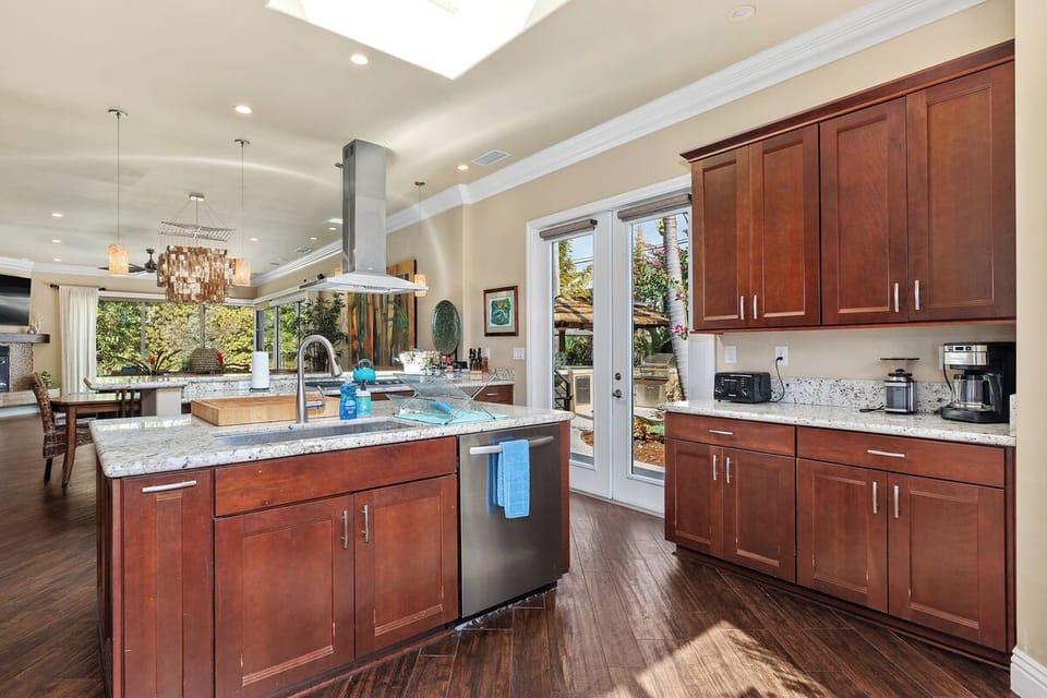 Kitchen Island - Sink, Dishwasher & Counter Prep Space