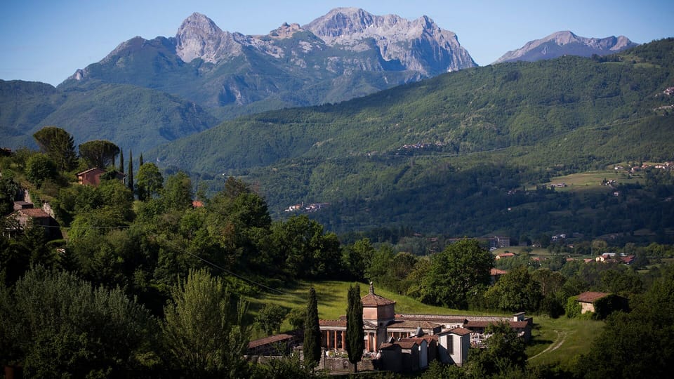 View from farm villa towards the 'L'uomo Morto' mountain 